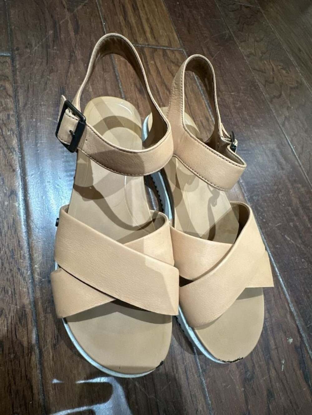 UGG Leather Sandals Size 9 Tan Platform Slingback Open Toe